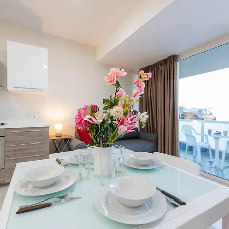 Cosy In Ghadira By Homely Apartment
