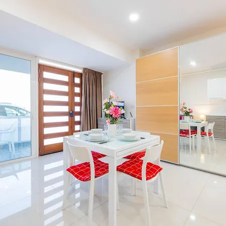 Cosy In Ghadira By Homely Appartamento